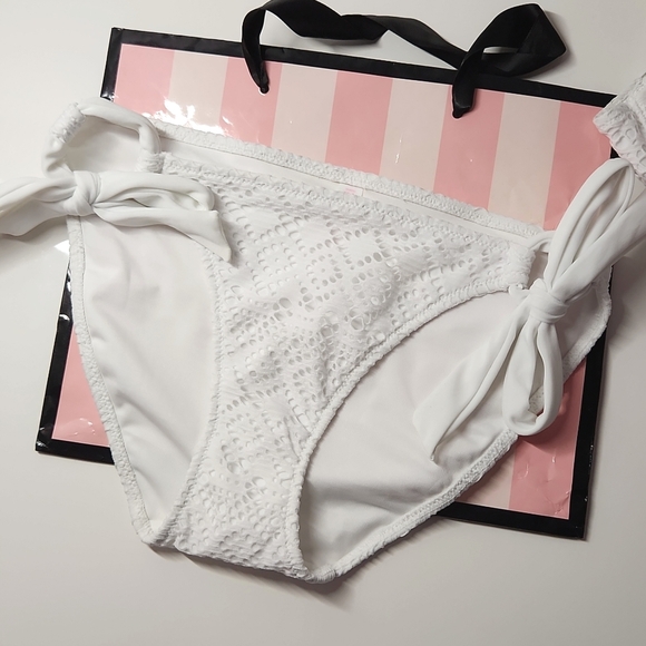 Victoria's Secret "The Knockout" Push-up Halter Bikini size 34C + small bottoms - Picture 3 of 5